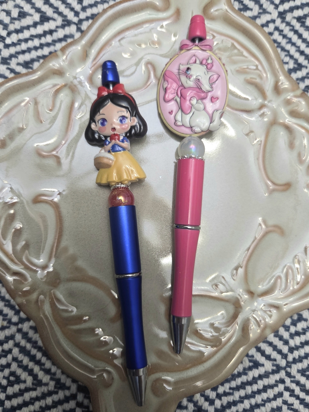 Decorative Snow White And Aristocats Pink and Blue Character Pens